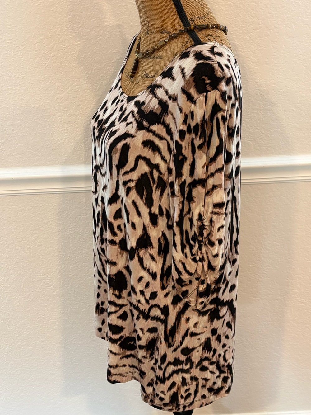 Chico’s Travelers Animal Leopard Print Stretch Wrinkle Free Tunic Size 3 = XL - Picture 2 of 5